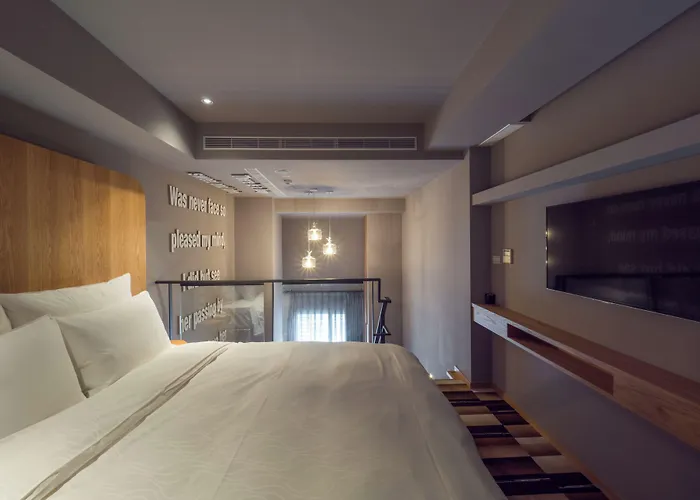 Watermark Hotel Kaohsiung Main Station